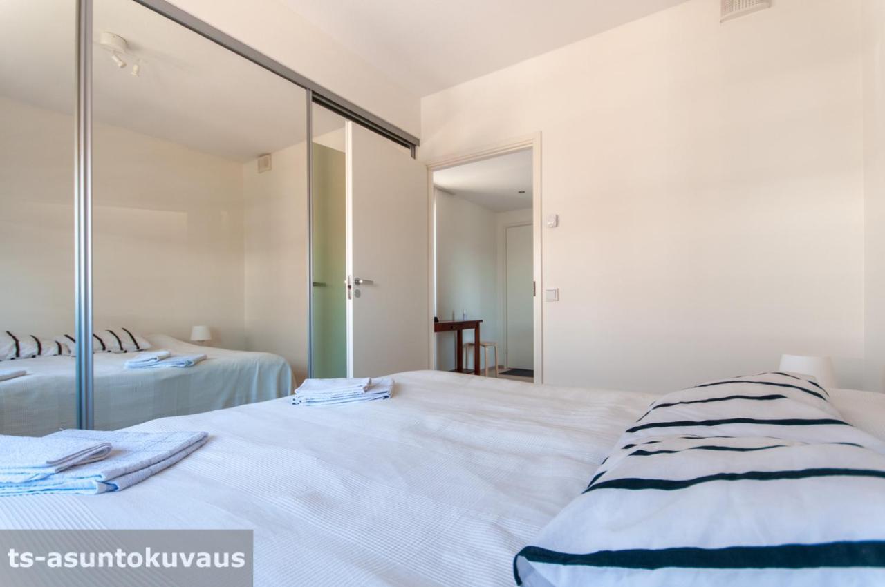 The View In With Private Balcony, Sauna, Car Park Huoneisto