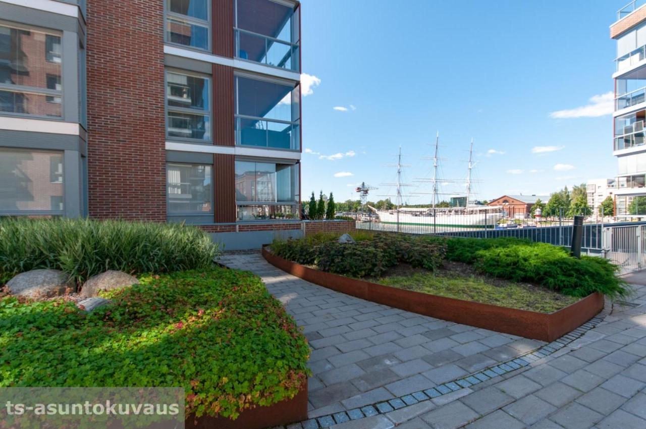 The View In With Private Balcony, Sauna, Car Park Huoneisto